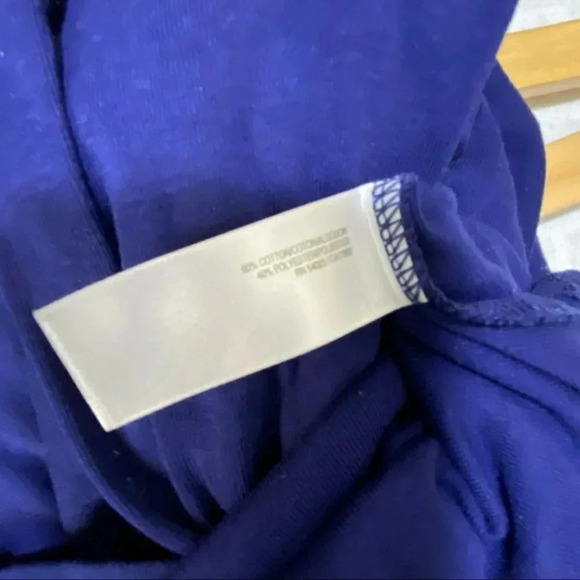 Old Navy XL Blue Perfect tee V-neck - Picture 5 of 5